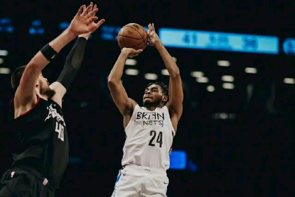 杰威和切特, 年廉价合同