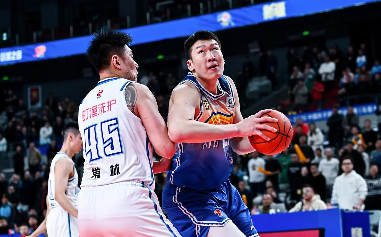 现有的中锋, 薪合同, 季他还能保