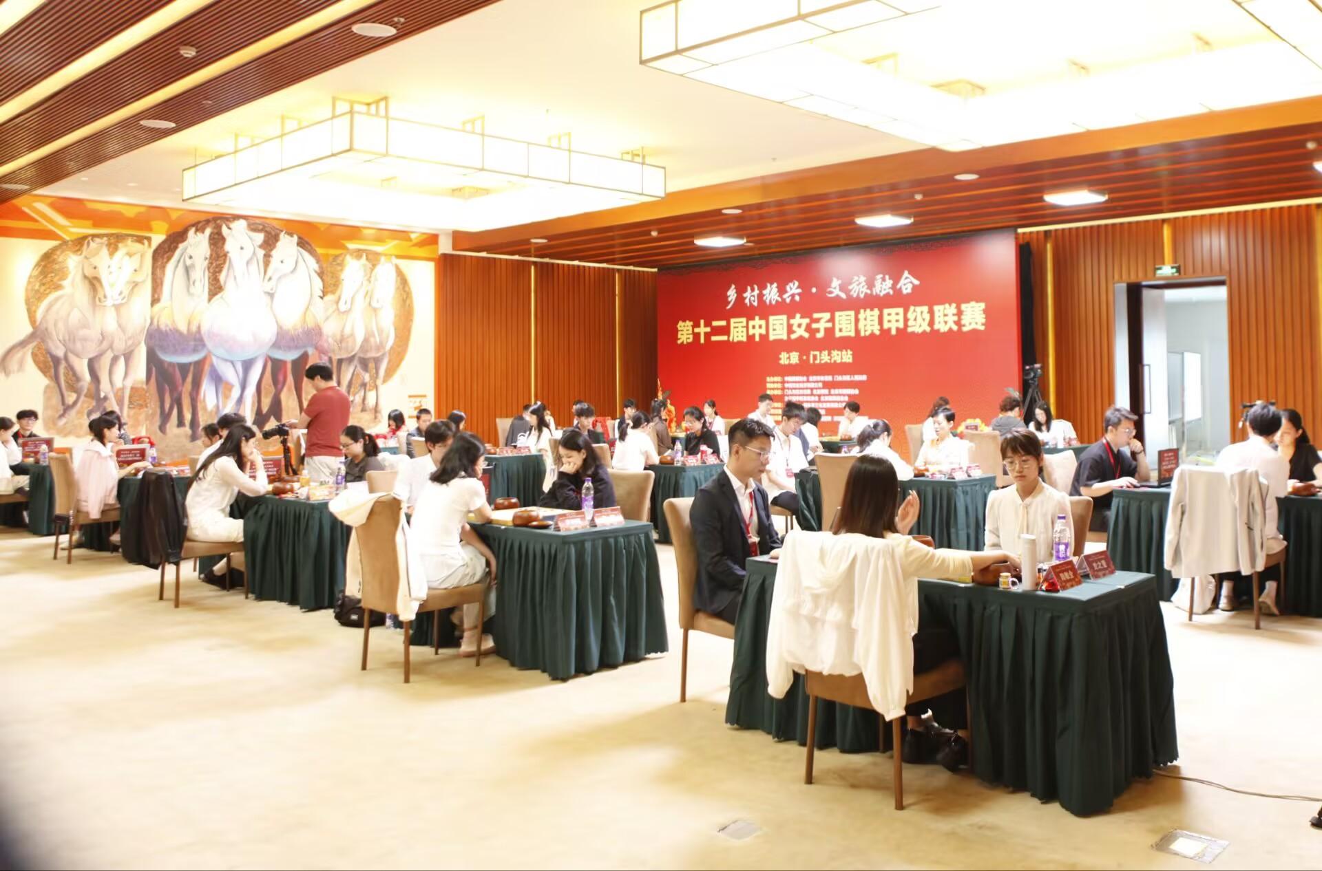 站赛第一位, 记者李乃妍